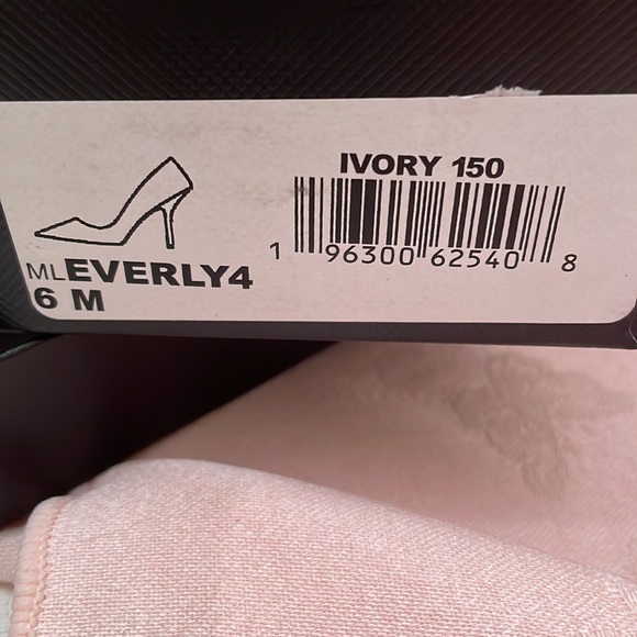 NIB Marc Fisher “Everly4” classic patent leather pump - Picture 3 of 3